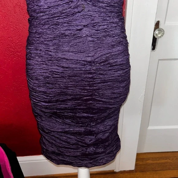 Elegant Purple Strapless Dress by Nicole Miller size 6 - Picture 3 of 8